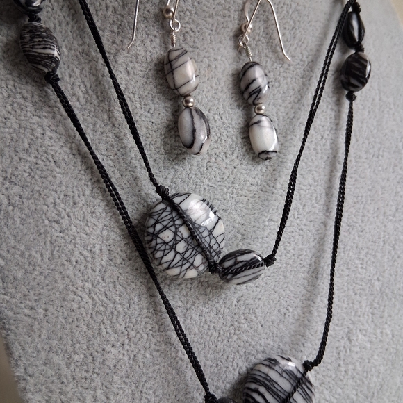 Necklace And Earrings Set Black Grey And Silver Colors - Picture 5 of 7